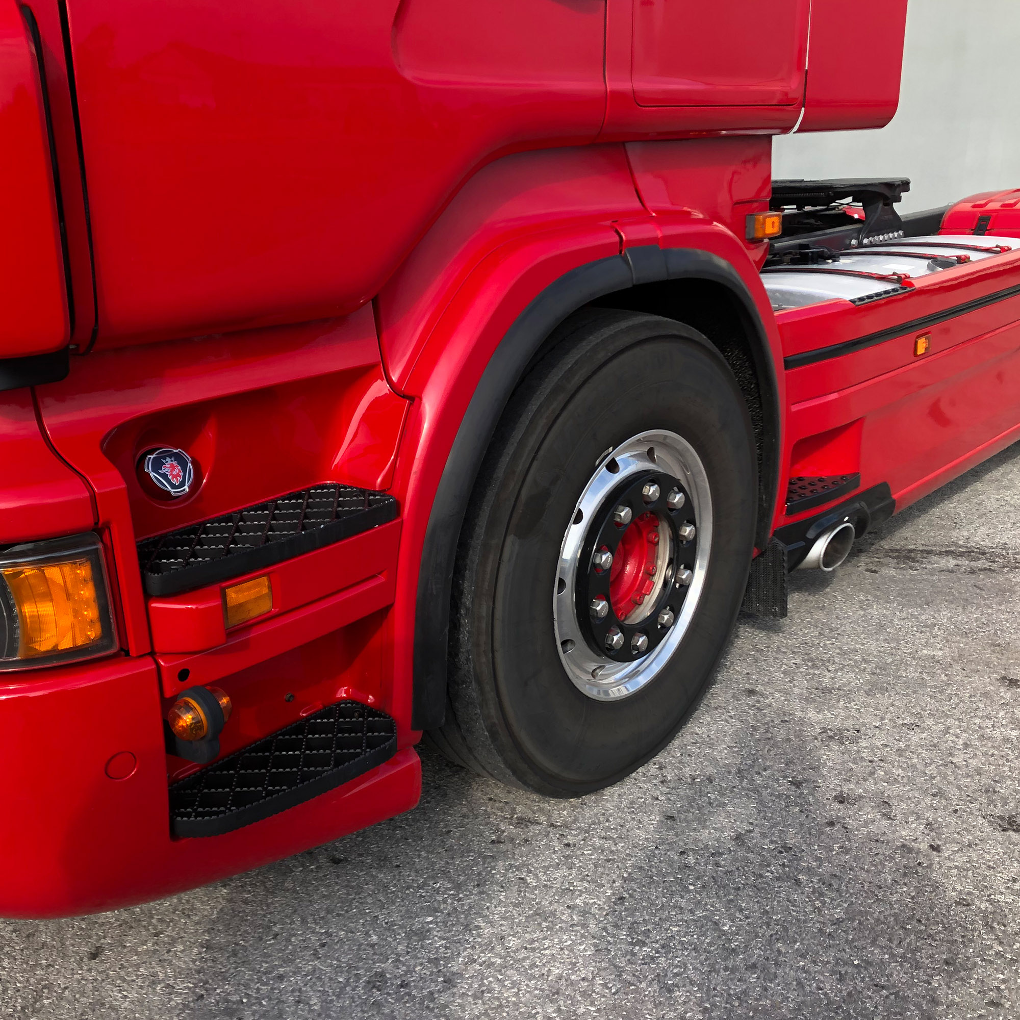 Νέες Αφίξεις για τους Λάτρεις των Scania: Πρόσθετα Λάστιχα Θόλων για Scania R & S