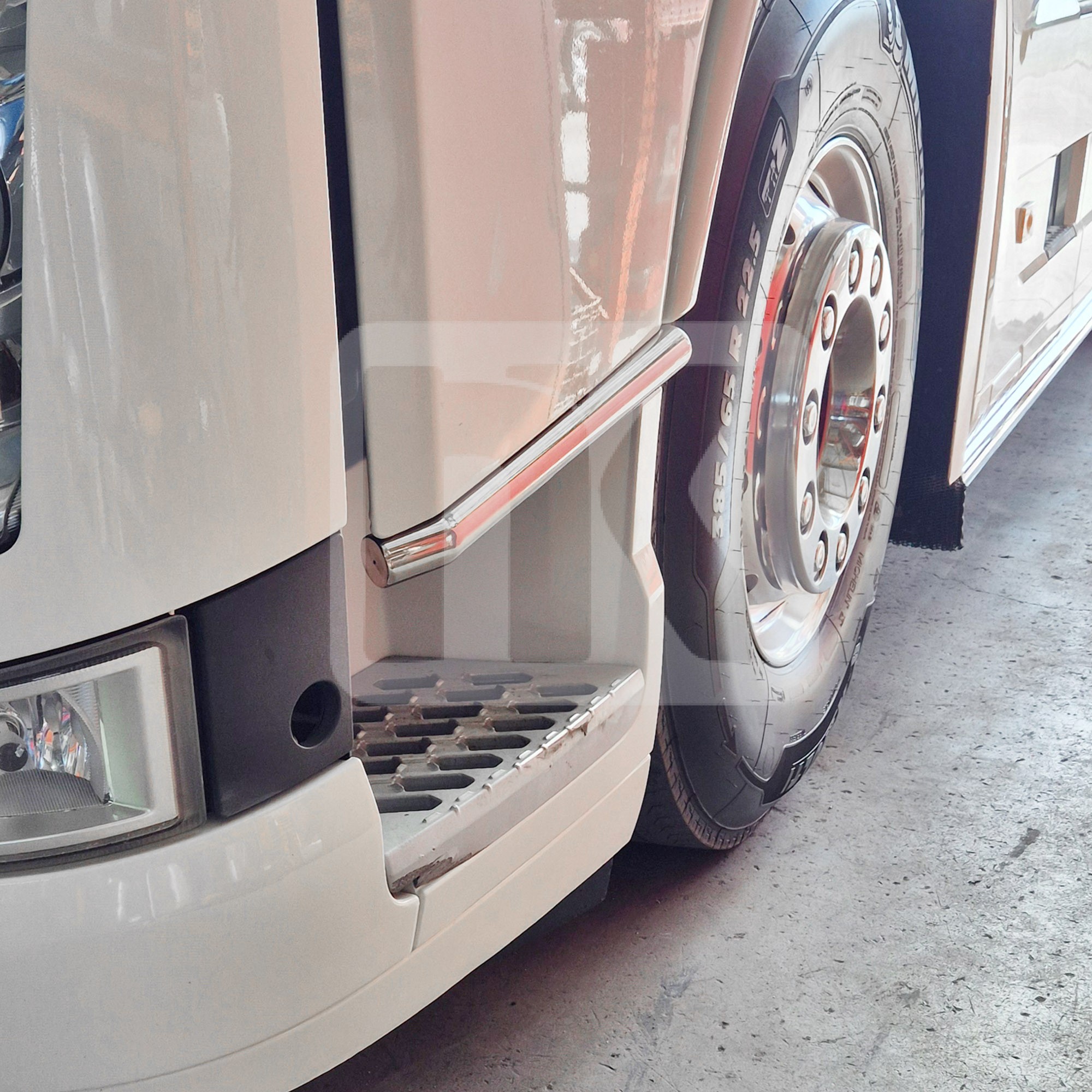 Ανοξείδωτη μπάρα πόρτας Volvo FH4 PRV227