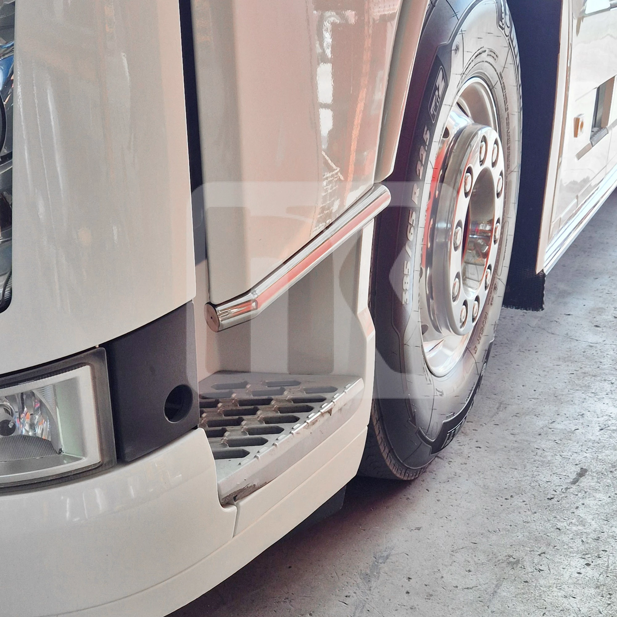 Ανοξείδωτη μπάρα πόρτας Volvo FH4 PRV227