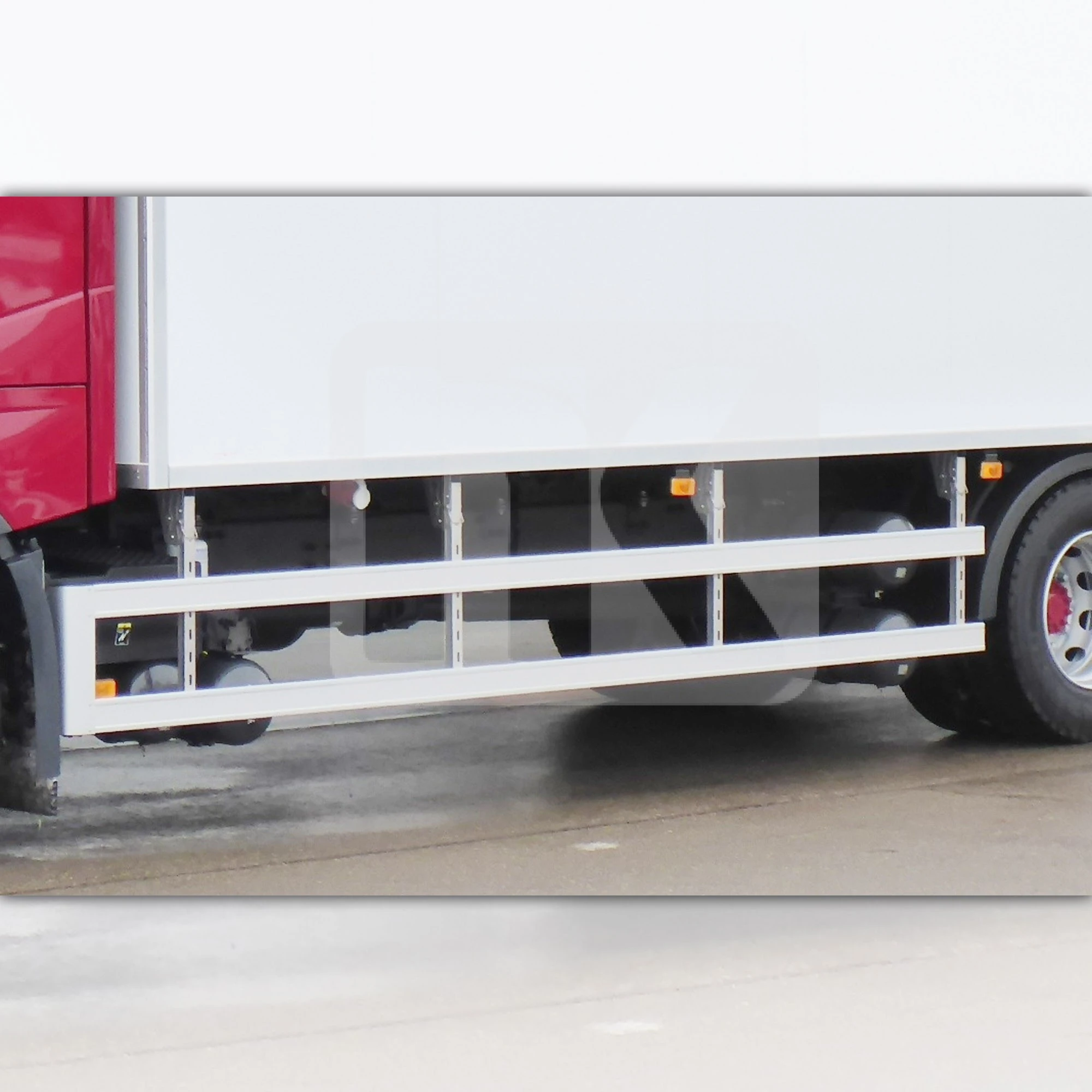 Aluminum side protection bar corners