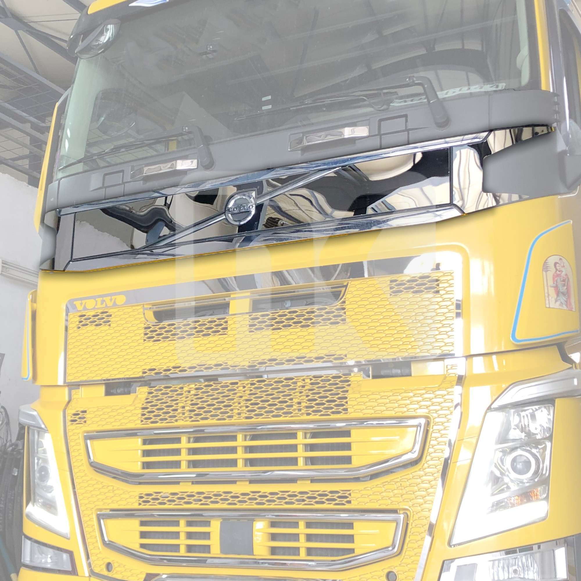 Ανοξείδωτη μετώπη παρμπρίζ Volvo FH4 PRV235