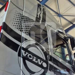 Volvo FH4 cab side window