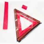 Foldable safety triangle with case 091154