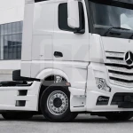 Φρυδάκι σκαλοπατιέρας κοντό (RH) Actros MP4/5 9608847422